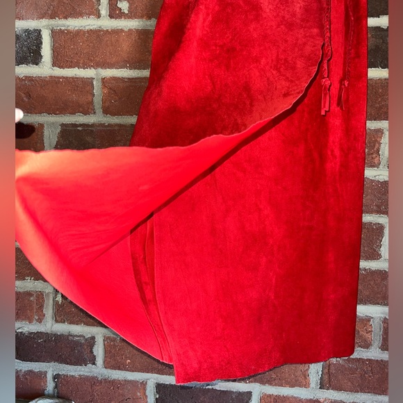 Custom made vintage Red suede wrap skirt by Patricia Wolfe in Texas - Picture 2 of 11